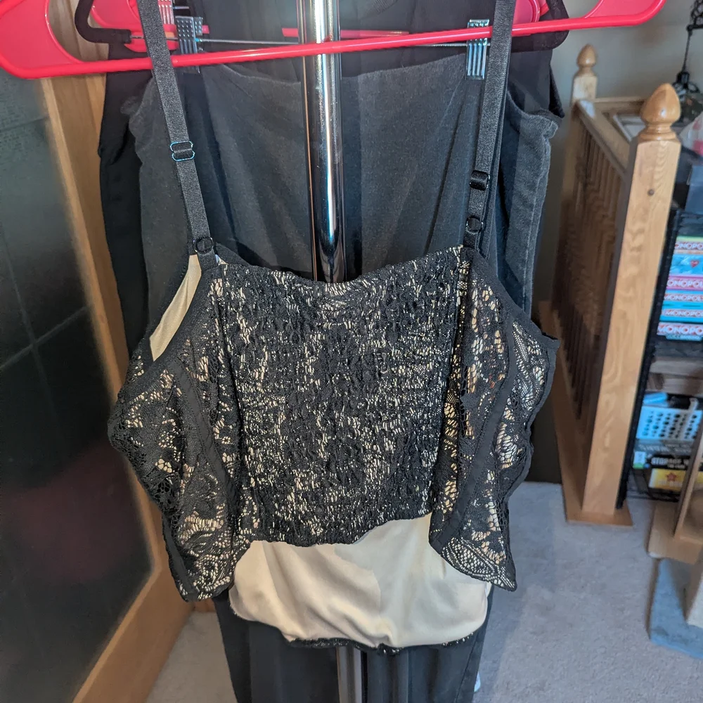 🩶Torrid 2 Black and Tan Lace Detail Top - Picture 7 of 7
